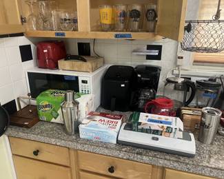 kitchen appliances, microwave, blender, vacuum sealer, air fryer, coffee-maker, electric kettle, bottle cap machine