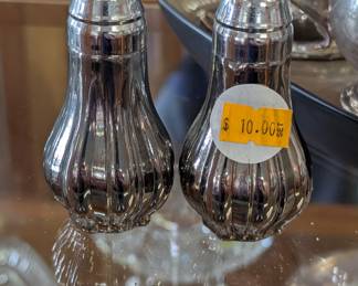 antique salt and pepper shakers $10