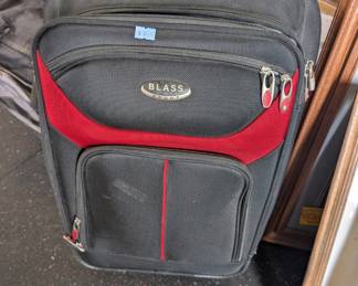 carry on suit case $20