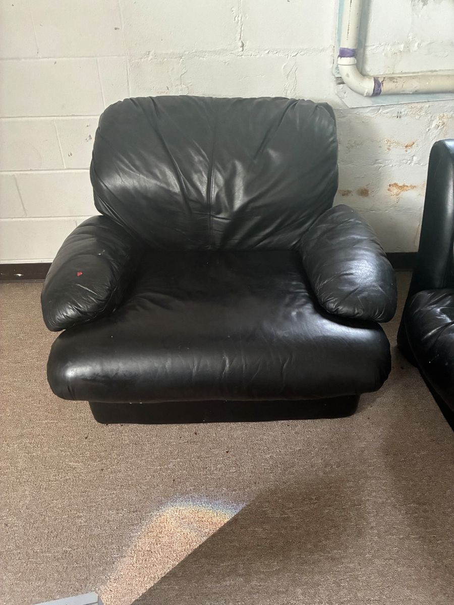 Leather arm chair