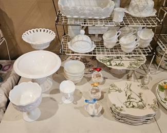 Look at these bunny plates!!