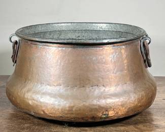 LARGE HAMMERED COPPER BASIN | Large copper basin with handles - h. 11 x dia. 19 in