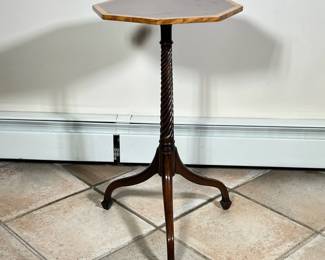 OCTAGONAL PEDESTAL SIDE TABLE | Octagonal side table with twisted carved wood pedestal base.
Dimensions: h. 27.75 x w. 15 x d. 15 in