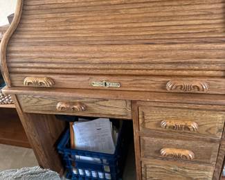 Roll top desk