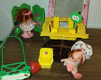 Vintage strawberry shortcake toys
