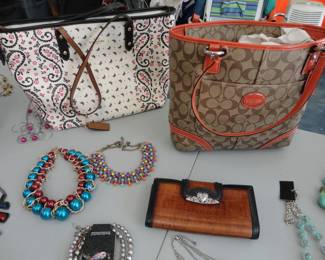 Butterfly Bandana Zip Tote/Coach Peyton Khaki Orange Heritage Tote/Brighton Change Purse