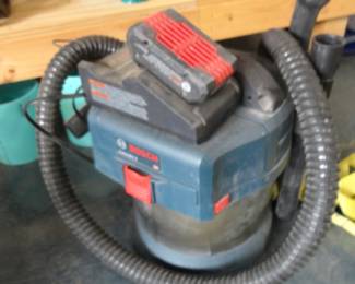 Bosch Cordless Shop Vac (Battery included)