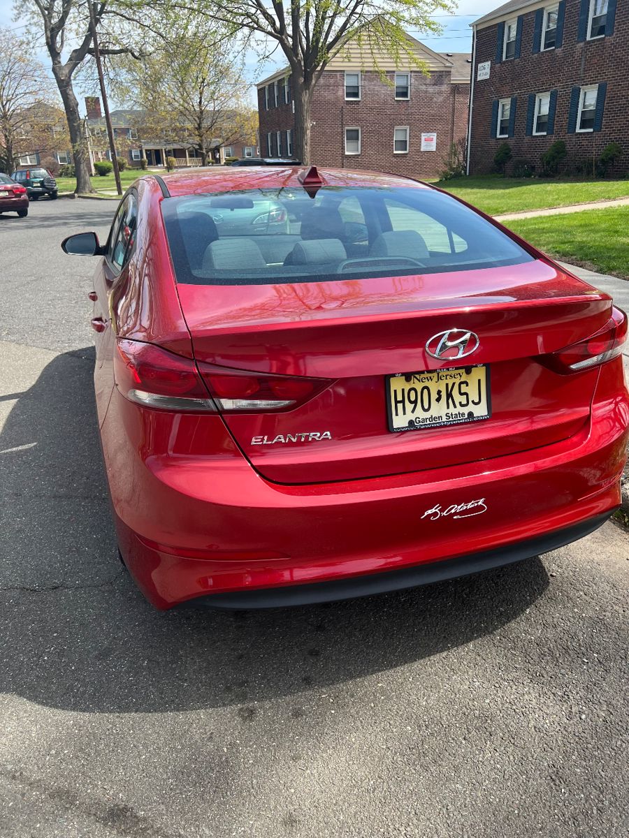 Hyundai Elantra 2018