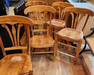 Dining chairs: 4 island height