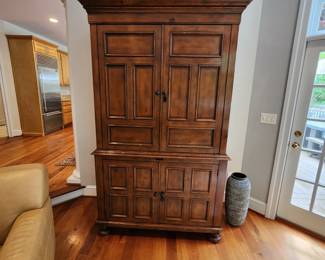 Armoire/TV cabinet