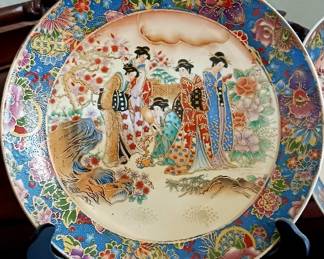 Chinese set of 2 plates, hand painted, collectable