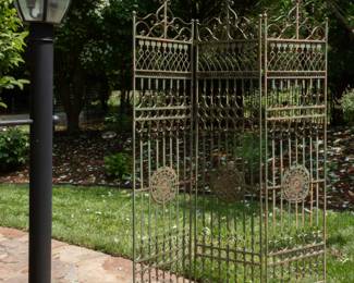 Divider Screen
