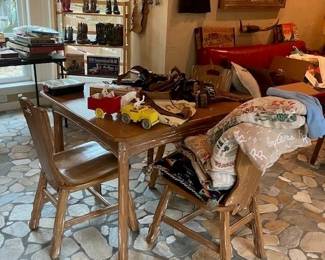 Brandt Ranch Oak dinette table and f our chairs, misc. Roy Rogers collectibles.