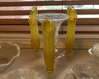 Fenton uranium glass epergne