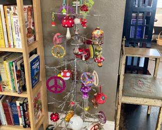 hippie / peace / mushrooms ornaments