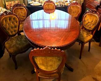 Oval Carved Mahogany Double Pedestal Dining Room Table w/7 chairs and 2 leafs