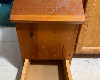 TATER AND ONION WOOD CONTAINER