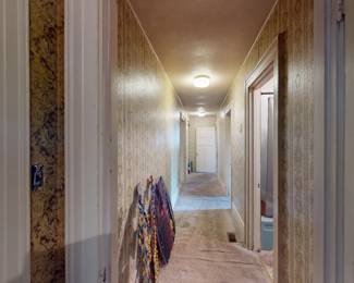 524NMainStHallway