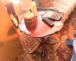 Vintage pie crust table