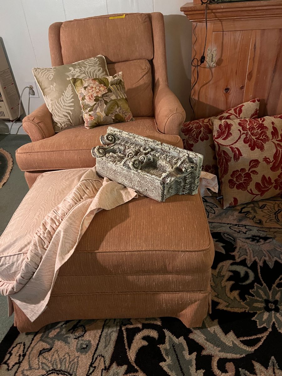 Swivel chair and ottoman
