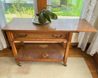 86 Bassett Drop Leaf Buffet Tablemin