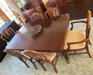 86 Paramount Vintage Dining Tablemin