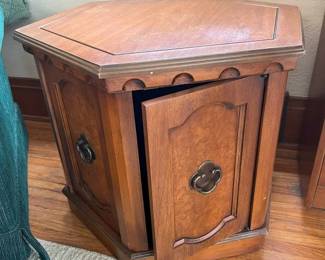 86 Vintage Hexagonal Side Tablemin