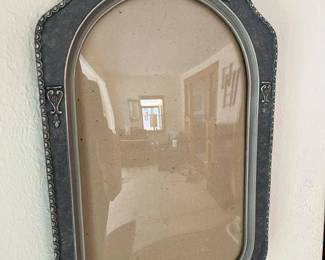 86 Fine Arts Assoc. Vintage Cathedral Bow Glass Framemin