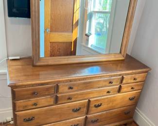 86 Maple 10Drawer Mirrored Lowboymin