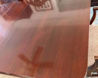 86 Paramount Vintage Dining Tabletop Detailmin