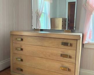 86 MCM 4Drawer Blonde Limed Oak Mirrored Lowboymin