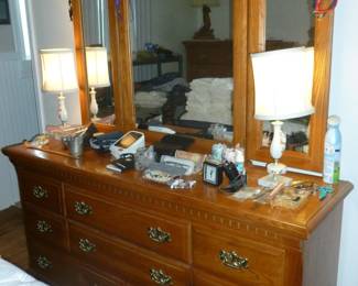 Oak dresser w/triple mirror