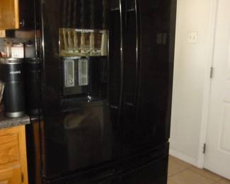 Excellent Whirlpool Side-by-side w/bottom freezer