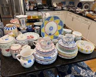 Painted Italian dinnerware and serving pieces