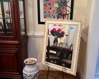 Mirror, easel stand, misc decor