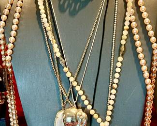 Kendra Scott, Sterling, boutique necklaces.