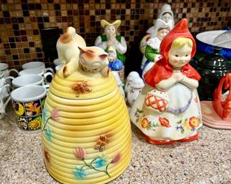 Vintage cookie jars.