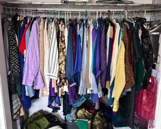 27 LargeLotofVintageWomensClosetCollectionDressesTopsMore