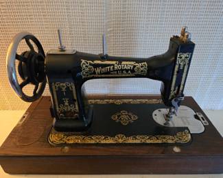 74 AntiqueWhiteRotarySewingMachineOrnateGoldDetailUSA