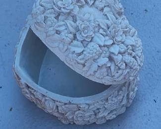 Beautiful rose flower heart box