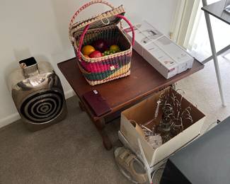 Various Home Decor
Wood Accent Table