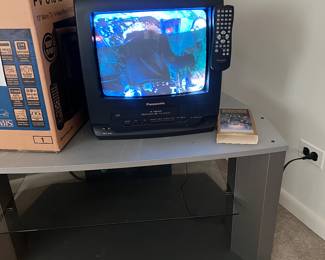Vintage Panasonic TV VHS and DVD Combo (WORKING with Original Box)
