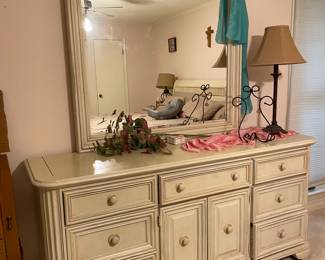 matching dresser w/mirror