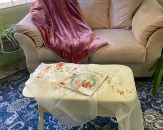 loveseat & coffee table