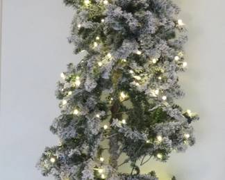 Thin profile Christmas tree