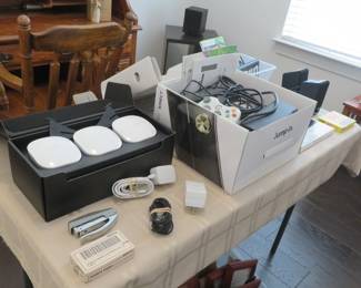 Eero Wifi extender set, XBox 360 with Kinect console bundle, Legos