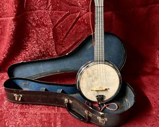 1950’s Dixie Banjo-Uke $575
Available for purchase before sale date. Call Bill Anderson 615-585-9301