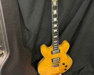 1982 Gibson ES Artist Custom Electric Guitar $4200
Available for purchase before sale date. Call Bill Anderson 615-585-9301