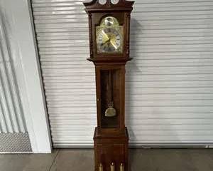 Vintage Howard Miller Tempus Fugit Grandfather Clock