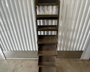 Farmhouse Style Freestanding Ladder Shelf